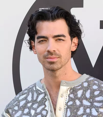 Joe Jonas iubește din nou, la doi ani de la divorțul de Sophie Turner. Cine este Tatiana Gabriela, modelul care i-a cucerit inima artistului