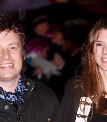Jamie Oliver și soția sa și-au reînnoit jurămintele de nuntă în Maldive. Cine a participat la ceremonia specială
