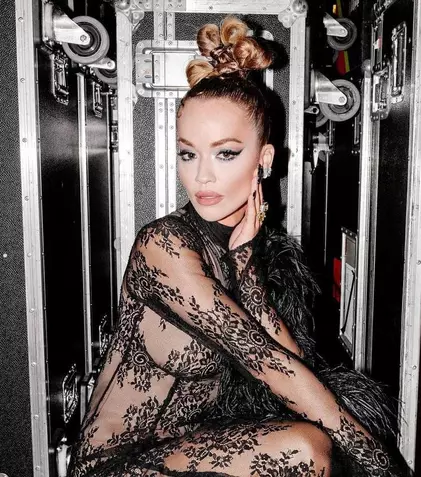 Rita Ora și Fatboy Slim lucrează cu un producător român. Despre cine este vorba