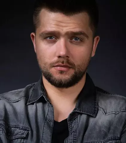 Trucul inedit la care apelează Marian Olteanu pentru a nu uita replicile. Își împarte timpul între „Clanul” și piesele de la Teatrul Mic
