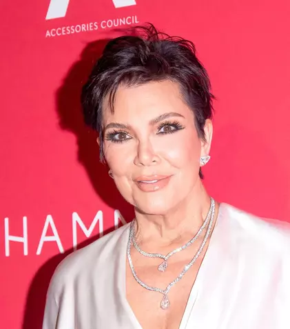 Imaginea care a uimit pe toată lumea. Kris Jenner arată cu totul altfel după o procedură de 100.000 de dolari!