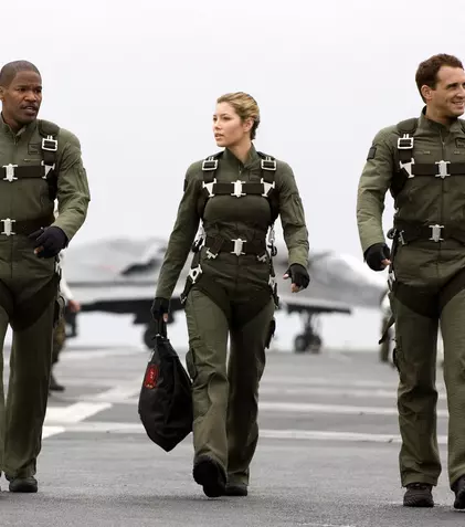 Filme la TV azi, 27 octombrie: „Stealth - Pericol invizibil”, „Doamna din furgonetă”, „Femeia în negru”, „Invadarea lumii: Bătălia Los Angeles”