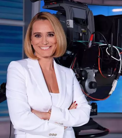 Andreea Esca le-a arătat fanilor culisele Știrilor PRO TV. Dezvăluirea făcută despre prompter: „Nu țin minte atât de multe lucruri”