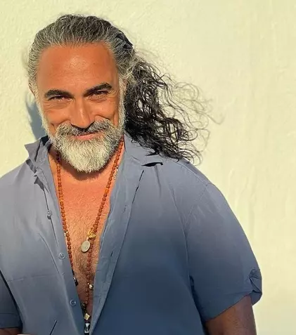 Cine este Selim Bayraktar, interpretul lui Abbas Demirkan din noul serial de la Kanal D, “Promisiunea”