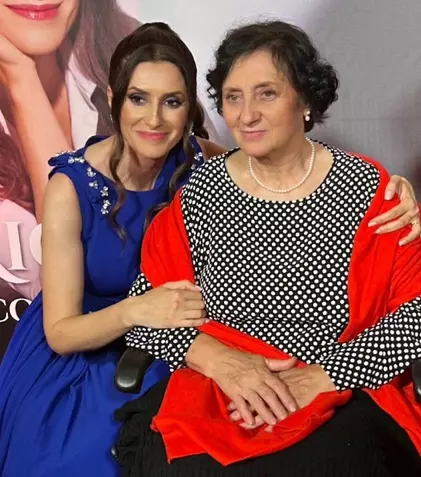 Iuliana Tudor, în doliu. Mama vedetei s-a stins din viață în urma unui stop cardiac. „A fost un OM-Lumină”