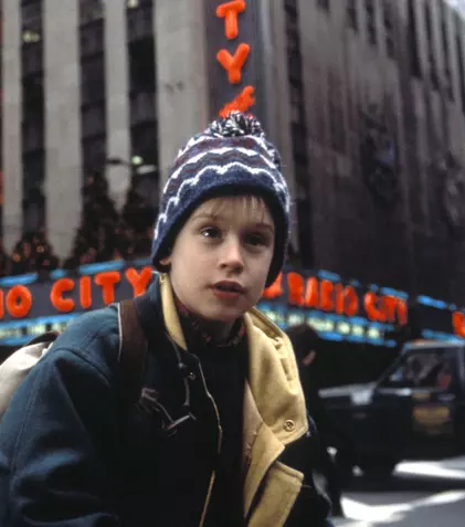 Filme la TV azi, 23 decembrie 2023: „Singur acasă 2 - Pierdut în New York”, „Regina deșertului”, „Mă dau în vânt după cumpărături”, „Doamna Doubtfire, tăticul nostru trăsnit”