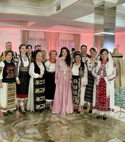Program special pe TVR 3 de Revelion 2024. Petrecere cu cântec şi joc în noaptea dintre ani