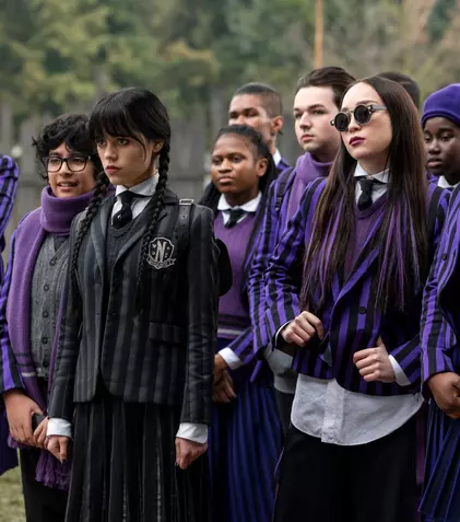 Netflix pregătește un spinoff al serialului „Wednesday”. Cine este personajul din Familia Addams care va fi în centrul acțiunii