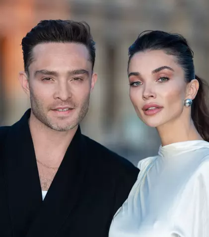 Ed Westwick și Amy Jackson au devenit părinți. Primele imagini cu bebelușul. Ce nume poartă