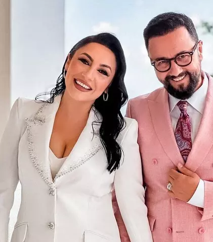 Cum arată casa în care locuiesc Andra și Cătălin Măruță. Vila din Băneasa are piscină și un studio de muzică pentru David și Eva