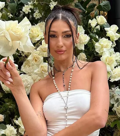 Alina Eremia susține Echipa Națională de fotbal cu muzica sa. Artista prezintă o piesă specială pentru meciul din seara asta
