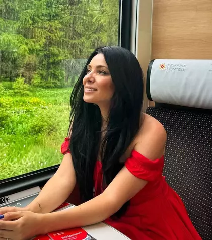 Corina Caragea, călătorie cu trenul prin Alpii Elvețieni. „M-a purtat prin peisaje spectaculoase și toate anotimpurile” 