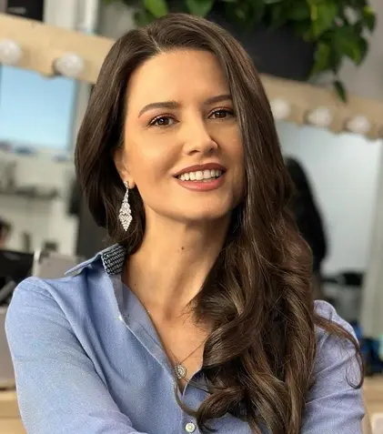 Iulia Pârlea a împlinit 39 de ani. Unde a petrecut prezentatoarea Pro TV și cu ce alte vedete s-a întâlnit