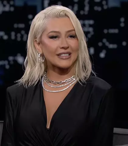 Christina Aguilera s-a pozat aproape goală. Cum arată fără haine, după ce a slăbit foarte mult