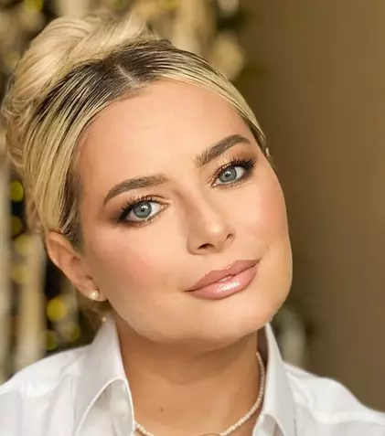 Laura Cosoi a dezvăluit ce nu-i lipsește niciodată din bagaj. Ce sfaturi are pentru părinții care pleacă în vacanțe cu copiii