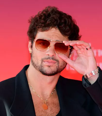 Noah Centineo, surprins cu noua iubită, o actriță celebră. Actorul din „Recrutul” este cu 8 ani mai tânăr decât ea
