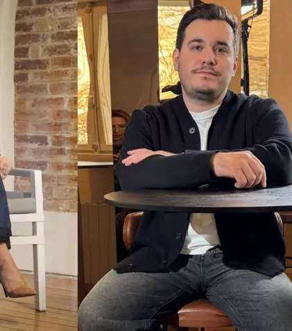 „Rețeaua de idoli” revine la TVR 2 cu un sezon dedicat influencerilor responsabili. Primul invitat, Faiăr, cel mai urmărit streamer din România