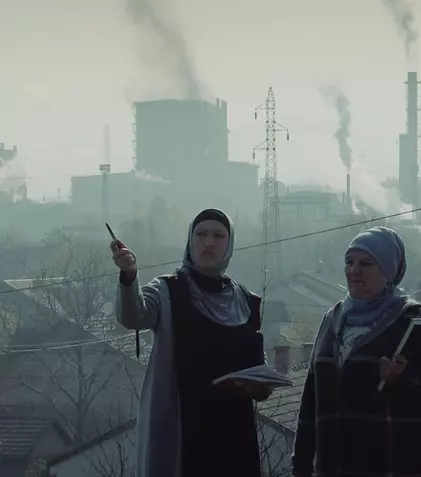 „Cerul de deasupra orașului Zenica” – Povestea unei comunități care luptă pentru aer curat într-un oraș poluat din Bosnia, disponibil pe Max