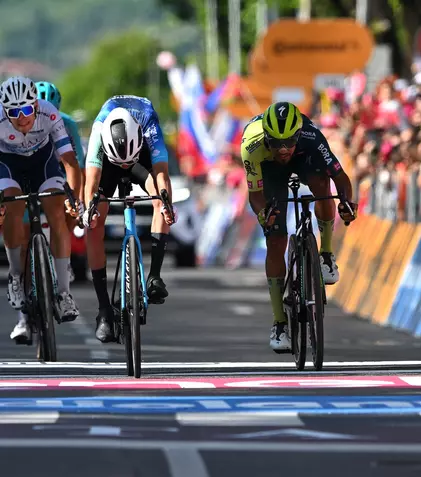Giro d’Italia 2025, în direct pe Eurosport și Max: start spectaculos din Albania și 21 de etape de urmărit integral