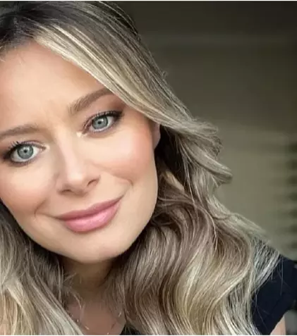 Imagini de colecție cu Laura Cosoi din „Aniela”! Reacția amuzantă a Adelei Popescu: „Ce bine arătam acum mai mult de o sută de ani”