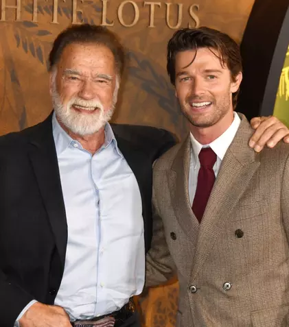 Patrick Schwarzenegger s-a căsătorit cu Abby Champion, după 10 ani de relație: invitați de la Hollywood și petrecere pe malul lacului