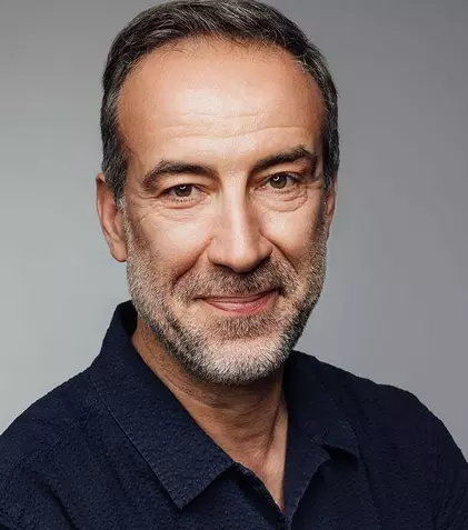 Șerban Pavlu, despre pasiunile nevinovate atunci când nu este pe platoul de filmare. „Este plăcerea mea secretă cu televizorul”. EXCLUSIV