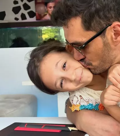 George Burcea, mesaj emoționant pentru fiica sa, Ella: „9 ani cu iubire, dor și dorința de a fi mai bun”. Imagini cu Ella când era bebeluș