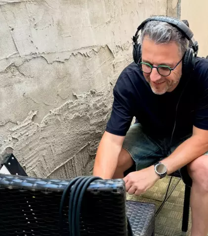Andi Moisescu, despre băieții săi adolescenți: „Primul lucru pe care-l fac dimineața este să dau drumul la muzică” – cum reușește să țină pasul cu ei