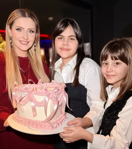 Carolina, fiica cea mare a Alinei Sorescu, a împlinit 12 ani. „Mă uimești în fiecare zi” - Mesajul emoționant al cântăreței