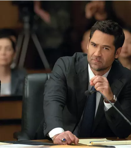 Netflix confirmă sezonul 5 „The Lincoln Lawyer”! Mickey Haller revine în „Avocatul din limuzină” cu noi episoade