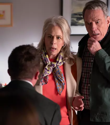 Disney+ aprilie 2026: Marea revenire a lui Bryan Cranston la comedie. Lista completă a filmelor și serialelor noi