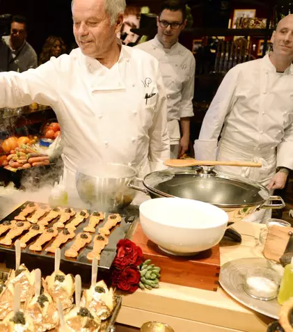 Aur lichid și 22 kg de trufe: Ce mănâncă vedetele la Oscar 2026 după ce scapă de diete? Chef Wolfgang Puck pregătește un meniu de excepție