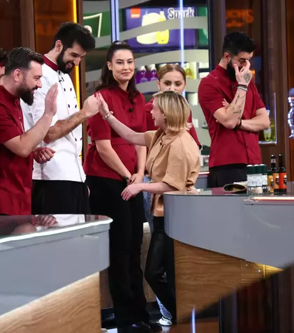 Orlando Zaharia a aruncat „bomba” la Chefi la cuțite: Amuleta care a adus noi participanți în echipe. Cine este concurentă care nu-l suportă pe chef Richard 