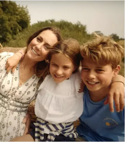 Prințul William, decizie radicală pentru viitorul copiilor săi! De ce George, Charlotte și Louis trăiesc fără telefoane mobile în plină eră digitală