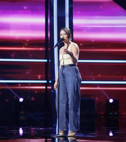Simona Stolerencu, tânăra diagnosticată cu cancer care a uimit jurații de la Românii au talent. Ce i-a spus Mihai Bobonete: „Trebuie să iei o pauză”