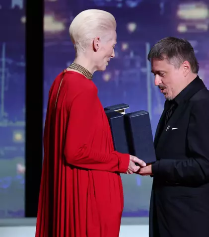 Cristian Mungiu, adevărul despre gestul viral cu Tilda Swinton: „N-am avut prezența de spirit acum 20 de ani” - Detalii incendiare la revenirea în România