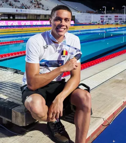 David Popovici a câștigat aurul și la 200 m liber, la Settecolli. Românul a stabilit un nou record al competiției și a reacționat emoționant: „Roma are o bucată din inima mea”