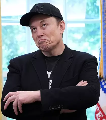 Elon Musk, atac la adresa regizorului premiat cu Oscar care a realizat documentarul despre viața sa. Filmul are 232 de minute