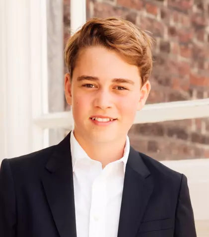 Prințul George a devenit adolescent! Portret oficial la împlinirea vârstei de 13 ani. Cât de mult a crescut fiul lui William și Kate