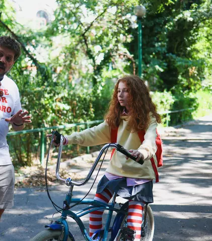 Filmul „Olguța și un bunic de milioane” a intrat în producție. Cine sunt actorii din distribuție. Dana Rogoz și Adrian Nartea, doar două dintre numele implicate