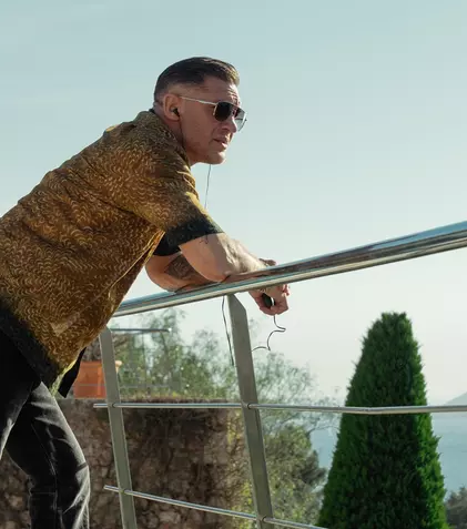 Tom Hardy revine în forță! Când are premiera sezonul doi din MobLand (Imperiul Mafiei) pe SkyShowtime. Trailerul a fost lansat