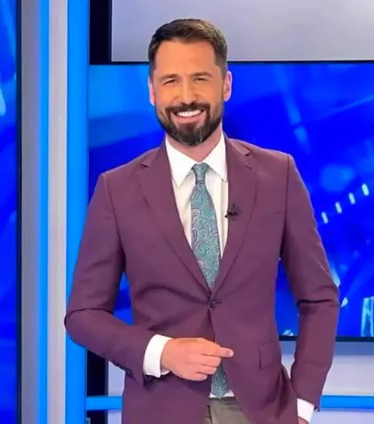 Alexandru Constantin pleacă de la România TV! Mesajul neașteptat transmis în ultima lui dimineață pe sticlă: „Am mare nevoie de o pauză reală“