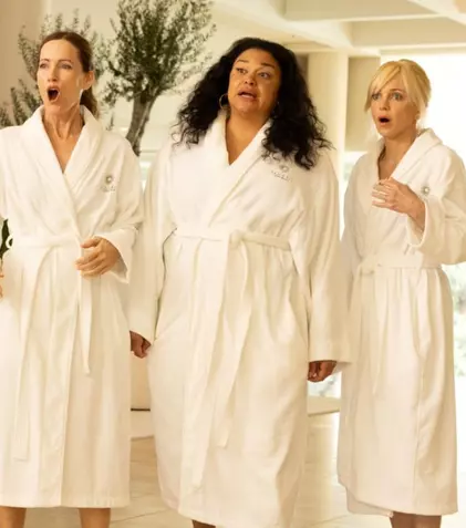 Isla Fisher, Anna Faris și Leslie Mann fac haos la un resort de lux: Comedia „Weekend la Spa” ajunge în cinematografe