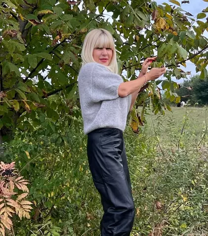 Elena Udrea, imagini alături de fiica ei, Eva, în Corbeanca: „Încă un motiv pentru care nu m-aș muta înapoi la oraș!”