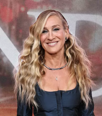 Sarah Jessica Parker, reacție după comentariile despre felul în care a îmbătrânit: „Ce să fac? Să dispar?”
