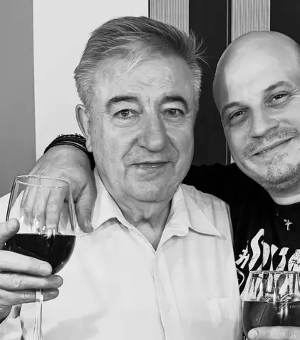 Tatăl lui Vlad și Șerban Huidu a murit. Ultima conversație dintre Vlad și părintele său: „Te sun mai încolo”
