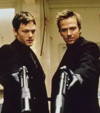 Filme la TV azi, 24 septembrie 2024: „Răzbunarea gemenilor”, „Zbor de noapte”, „Gardienii destinului”, „Contagion: Pericol nevăzut”, „Conspirația”, „Cercul de foc”