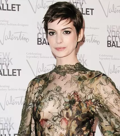 Anne Hathaway e gata să devină mamă