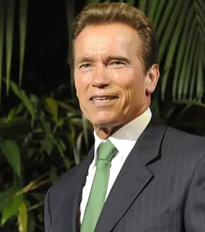 Arnold Schwarzenegger doarme în timpul zilei