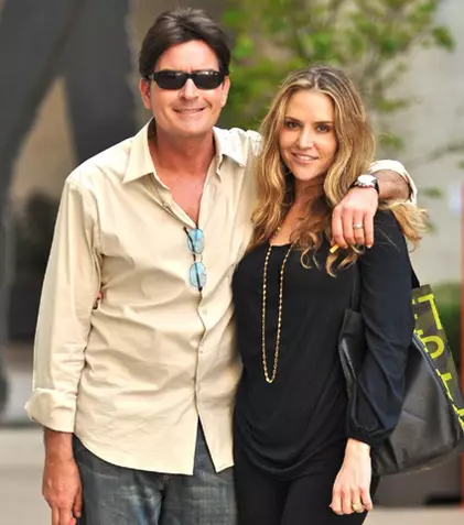 Charlie Sheen a cumpărat o casă pentru Brooke Mueller